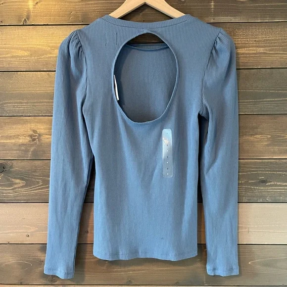 NWT GAP Ribbed Long Sleeve Top w/ Back Cutout - Picture 1 of 5